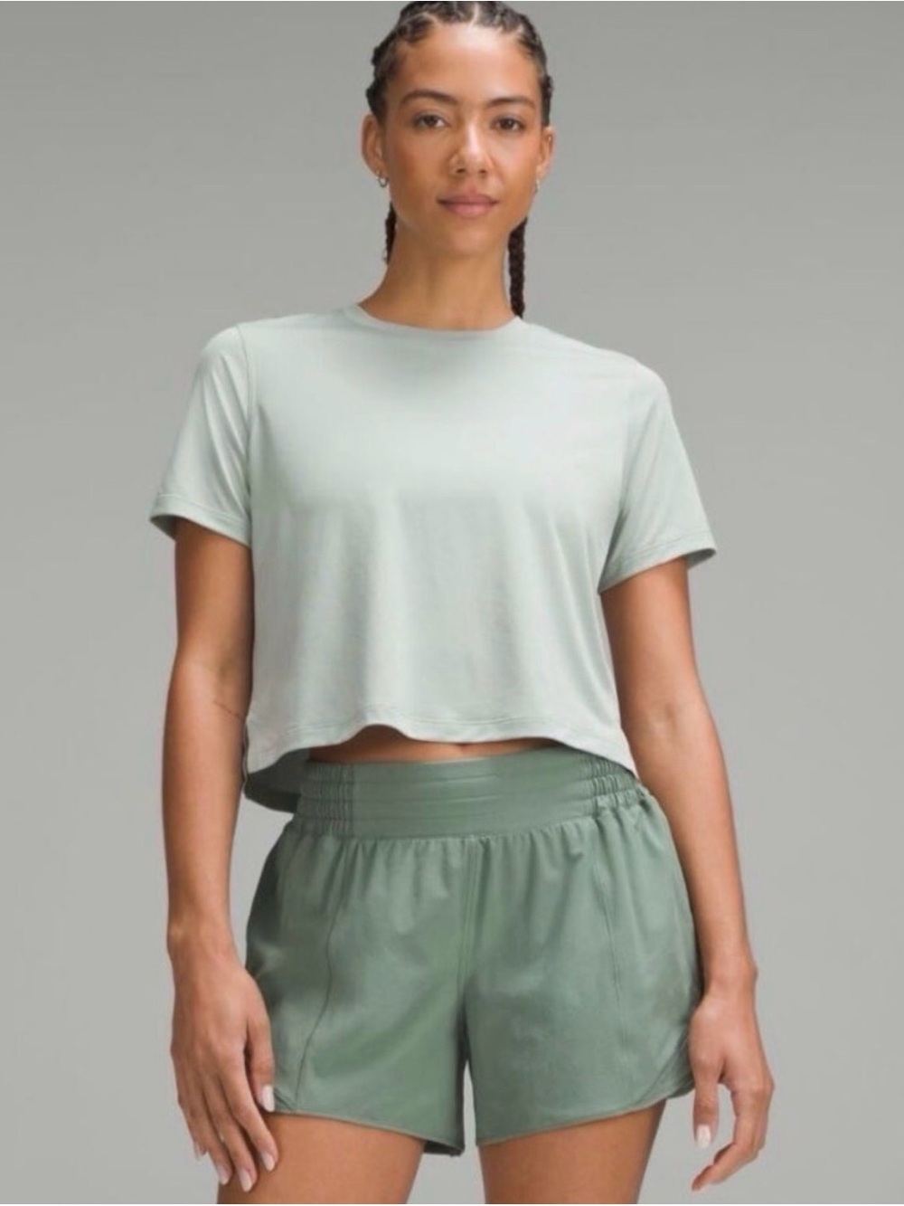 Lululemon lightweight waist length T-shirt, light green size 4